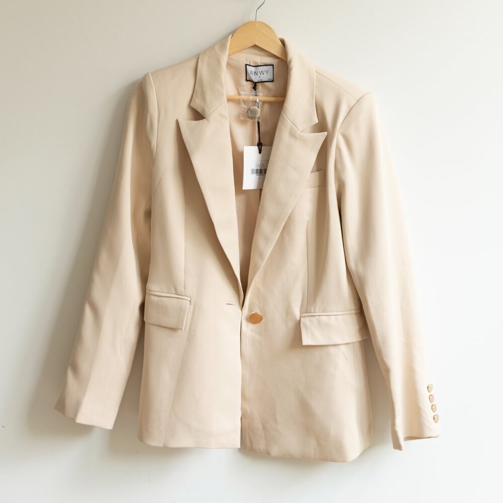 RUNAWAY Amy Blazer – Bone (NTW)